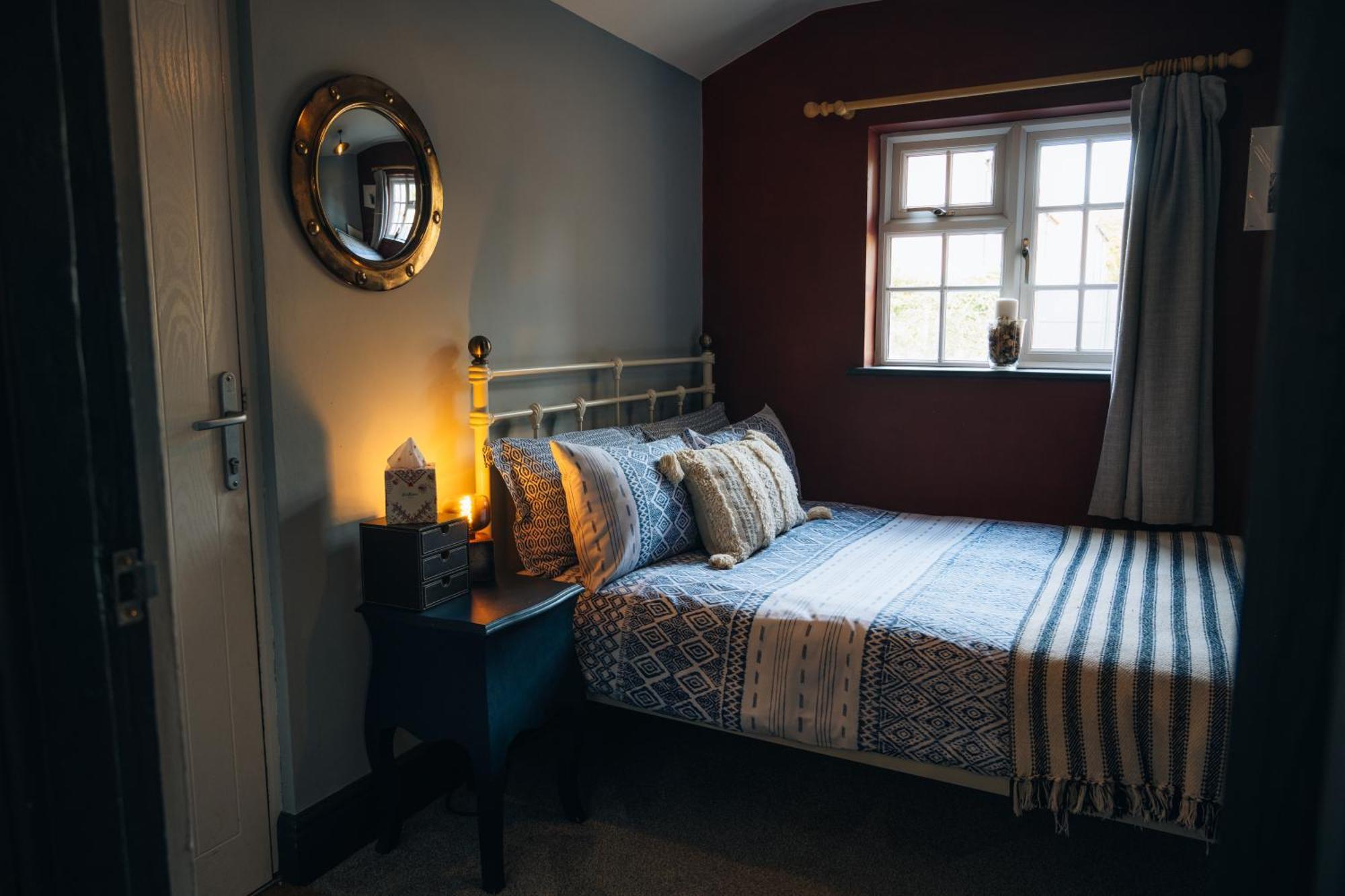 The Bolt Hole - Upon Avon - - Free Offstreet Parking - 2 Bed Luxury