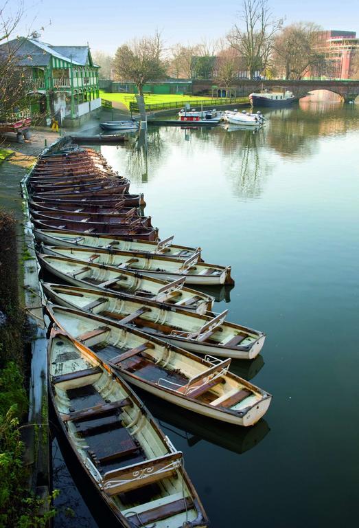 Macdonald Alveston Manor & 4*