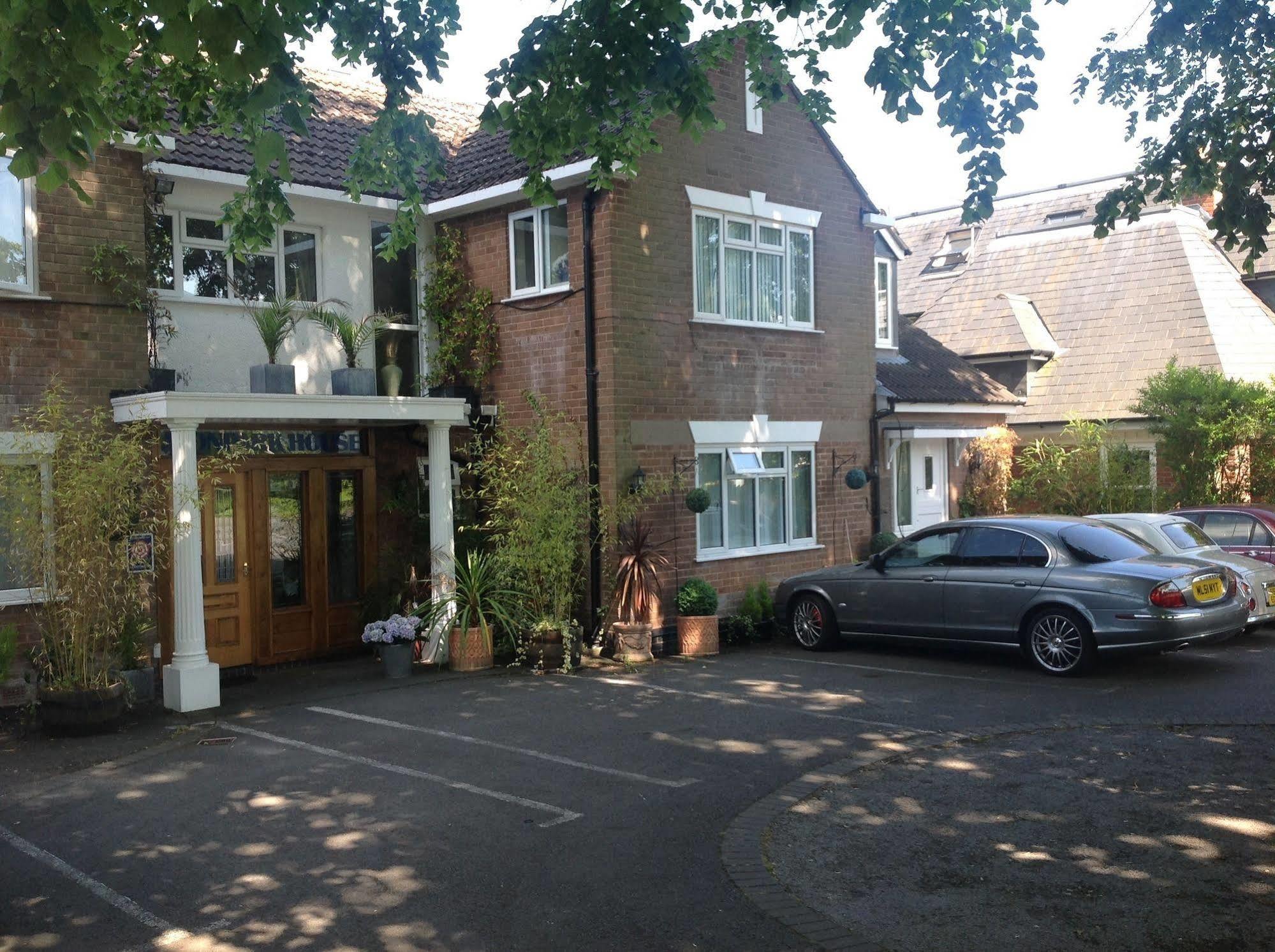 Avonpark House Bed & Breakfast 4*