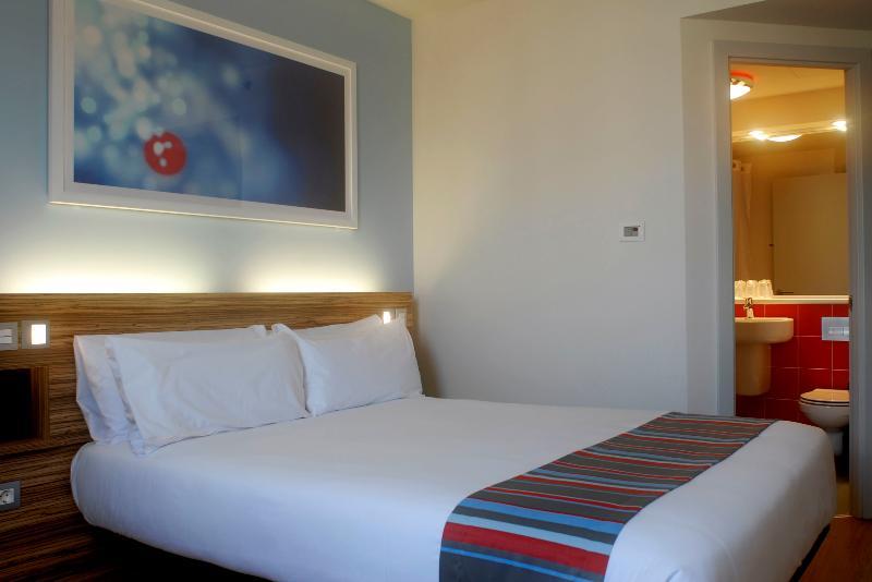 Hotel Travelodge Upon Avon 3*
