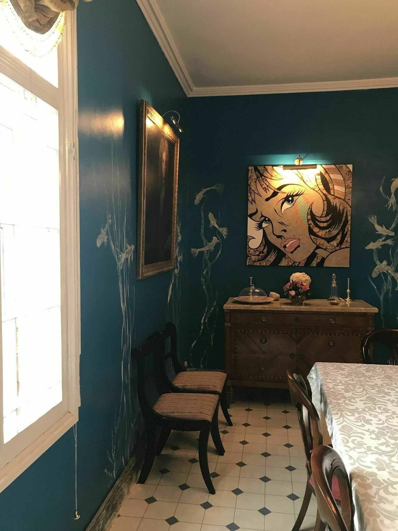 Victoria 3*