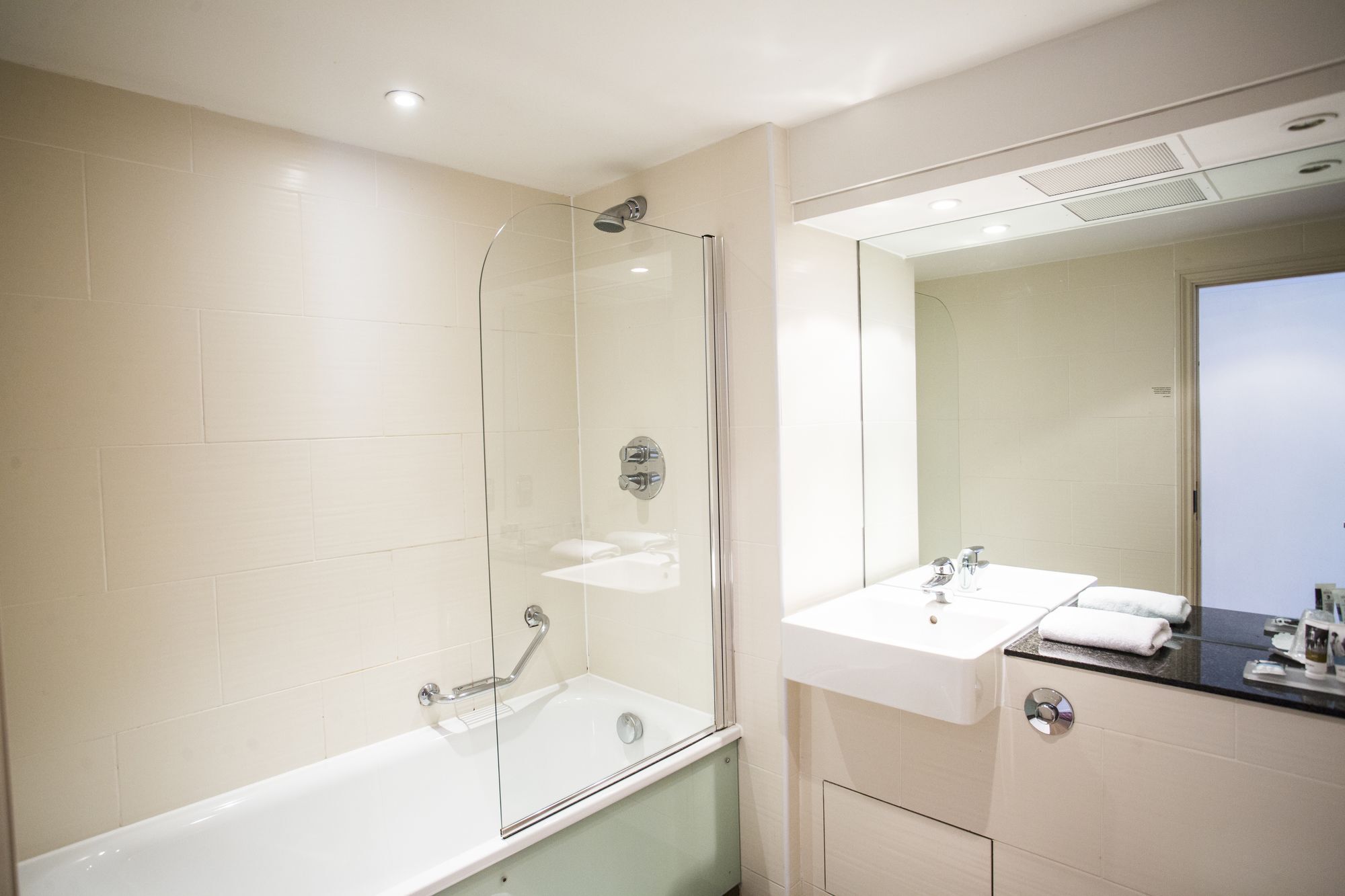 Mercure Warwickshire Walton Hall & 4*